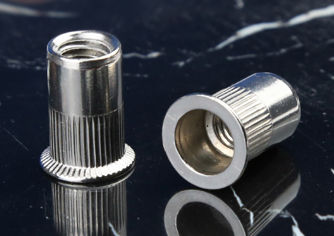 Stainless Steel Countersunk Head Knurled Body